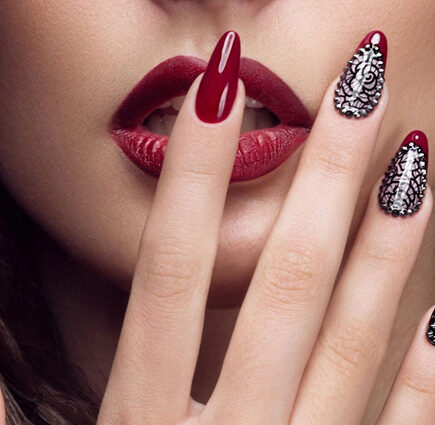 घरेलू नुस्खों से नाखूनों को बनाएं सुंदर, हाथों की बढ़ेगी सुंदरता