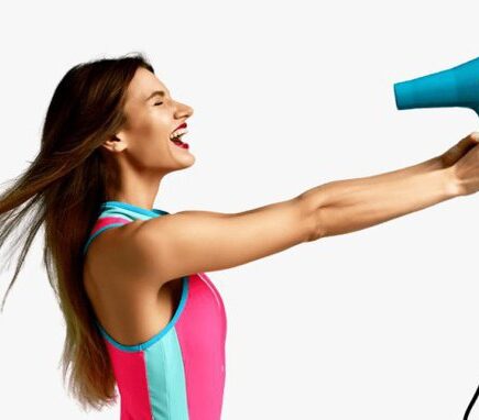 हेयर ड्रायर का करती है इस्तेमाल, तो ये हो सकता है नुकसान, जानियें कैसे