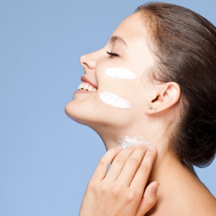 त्वचा दिखने लगी है बेजान और सख्त, तो अपनाएं ये उपाय, जानिये