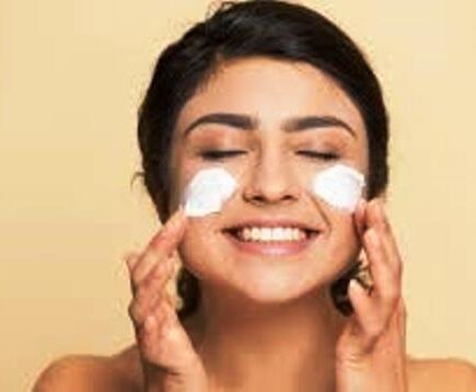 फेशियल करते वक्त बरते सावधानी, नहीं तो पहुंच सकता है नुकसान