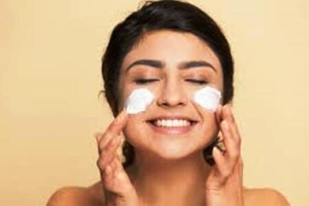 फेशियल करते वक्त बरते सावधानी, नहीं तो पहुंच सकता है नुकसान